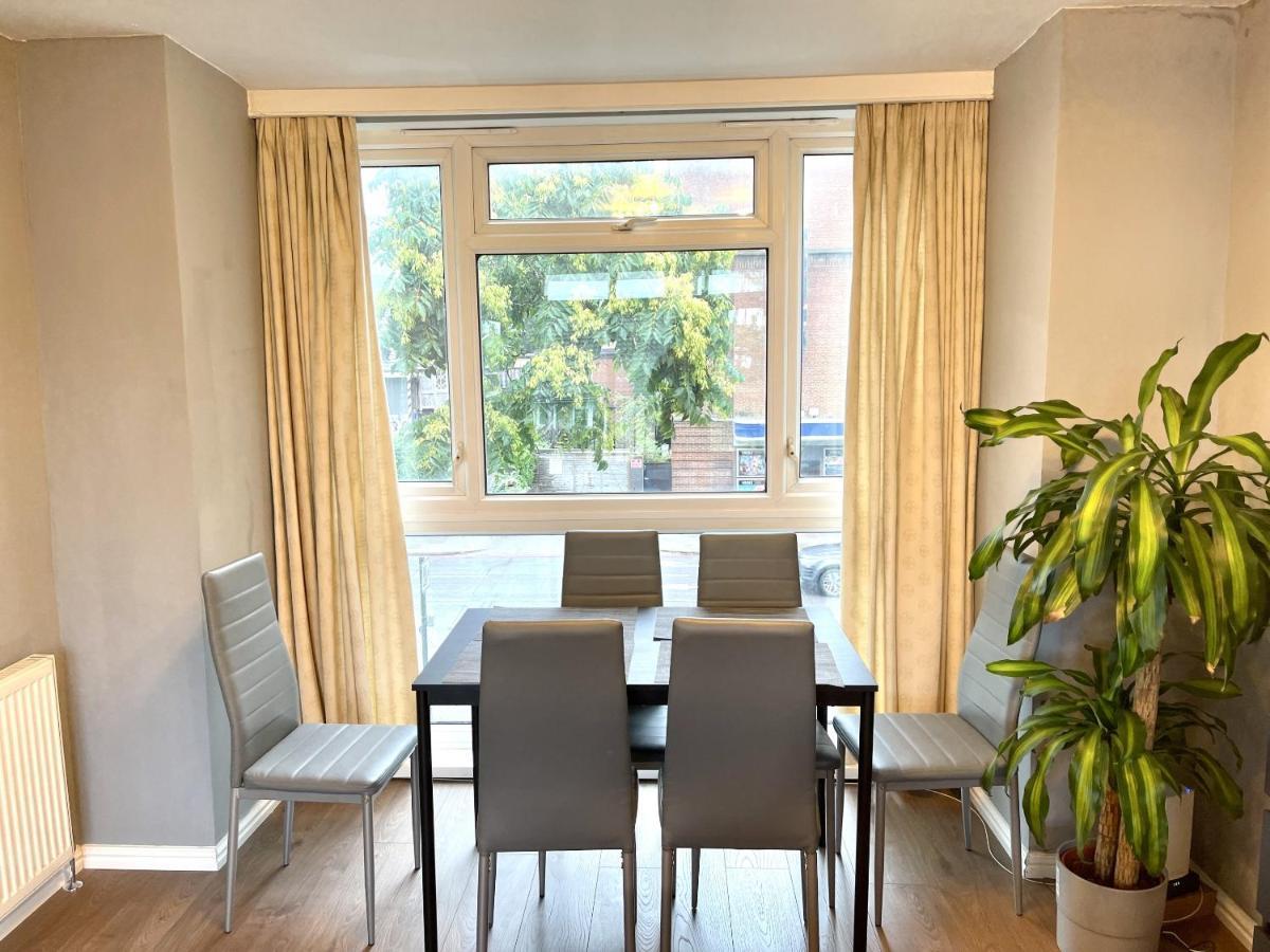 Beautiful 3-Bed Apartment At Swiss Cottage London Exterior photo