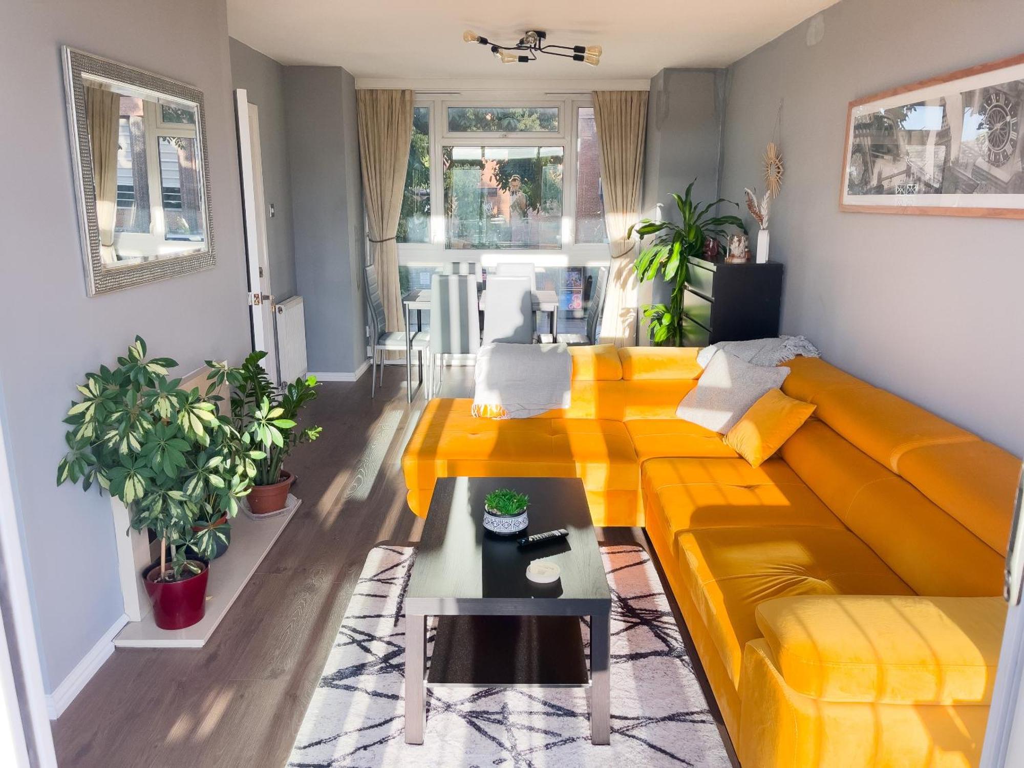 Beautiful 3-Bed Apartment At Swiss Cottage London Exterior photo